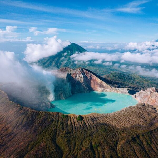 4 DAYS SURABAYA BROMO IJEN VOLCANO TOUR