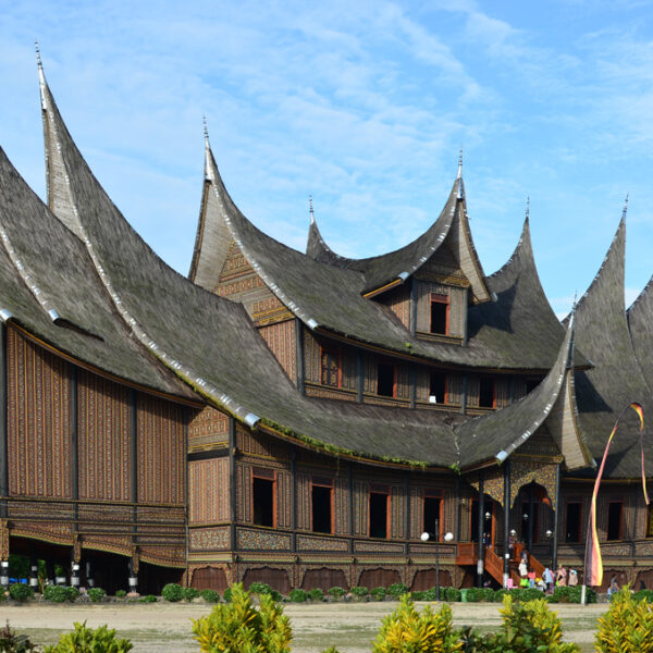 10 DAYS OVERLAND SUMATRA ESSENTIAL TOUR (NORTH TO WEST SUMATRA): NATURES, CULTURES, MOUNTAINS